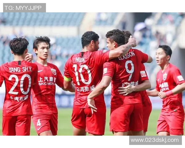 上港与辽宁激战正酣精彩直播带你领略足球魅力与激情对决