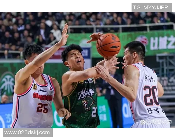 2017年CBA山东队与广东队激战回顾精彩瞬间与赛场亮点分析