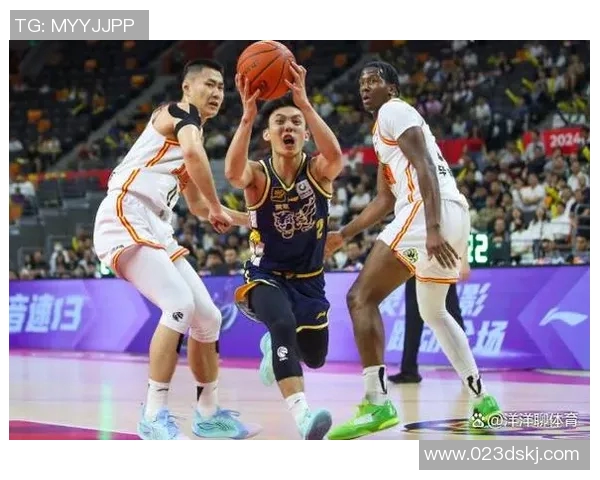 CBA季前赛精彩对决广东队迎战福建队全力争胜展现球队实力