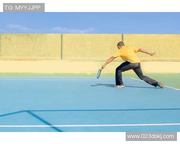 网球新手必看:全面掌握入门技巧与配合训练指南