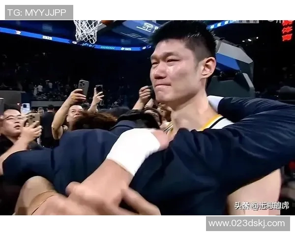 胡金秋的篮球之路：从青涩少年到CBA明星的成长历程与辉煌成就